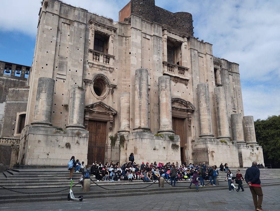 Studenti e volontari sulle vie dell’acqua a Catania